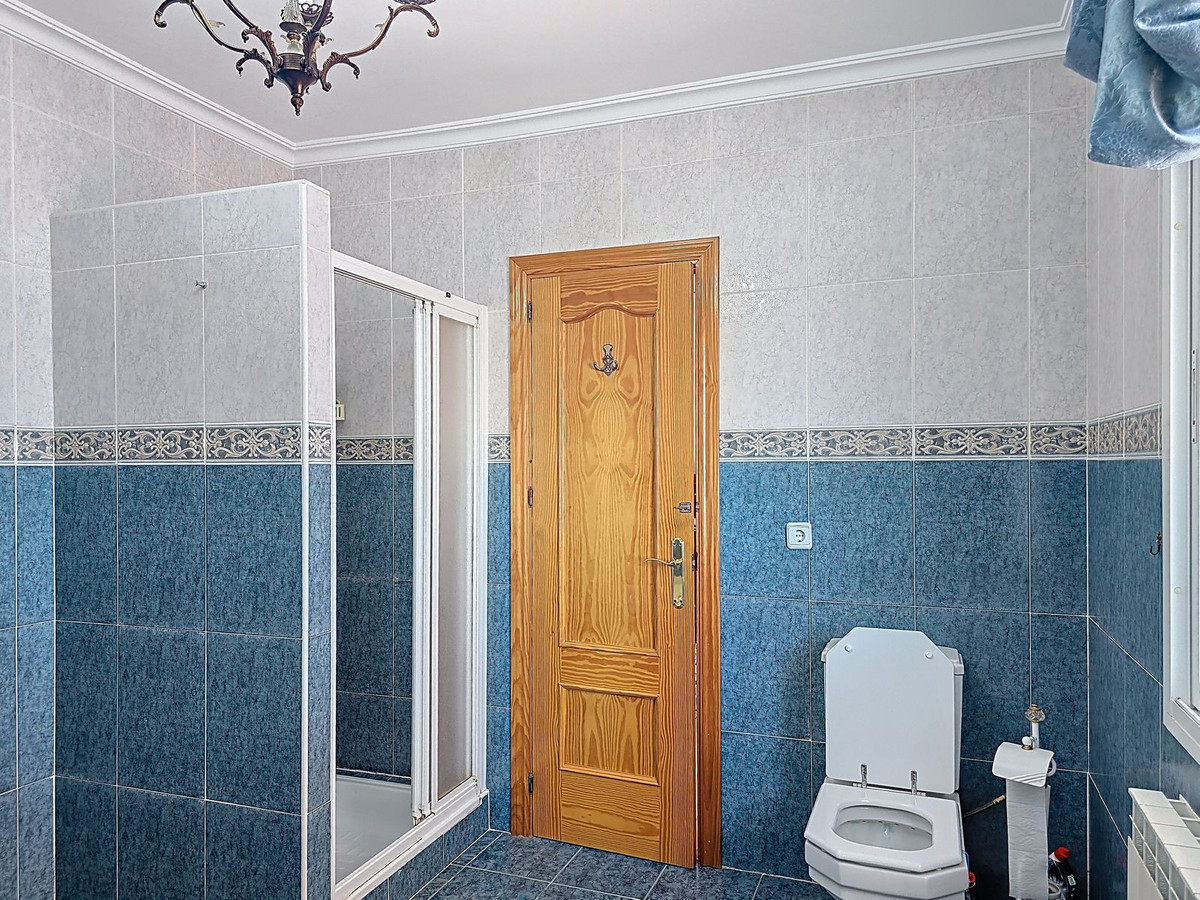 Se vende Villa - Chalet de 3 dormitorios en Costa Del Sol East, Málaga, España