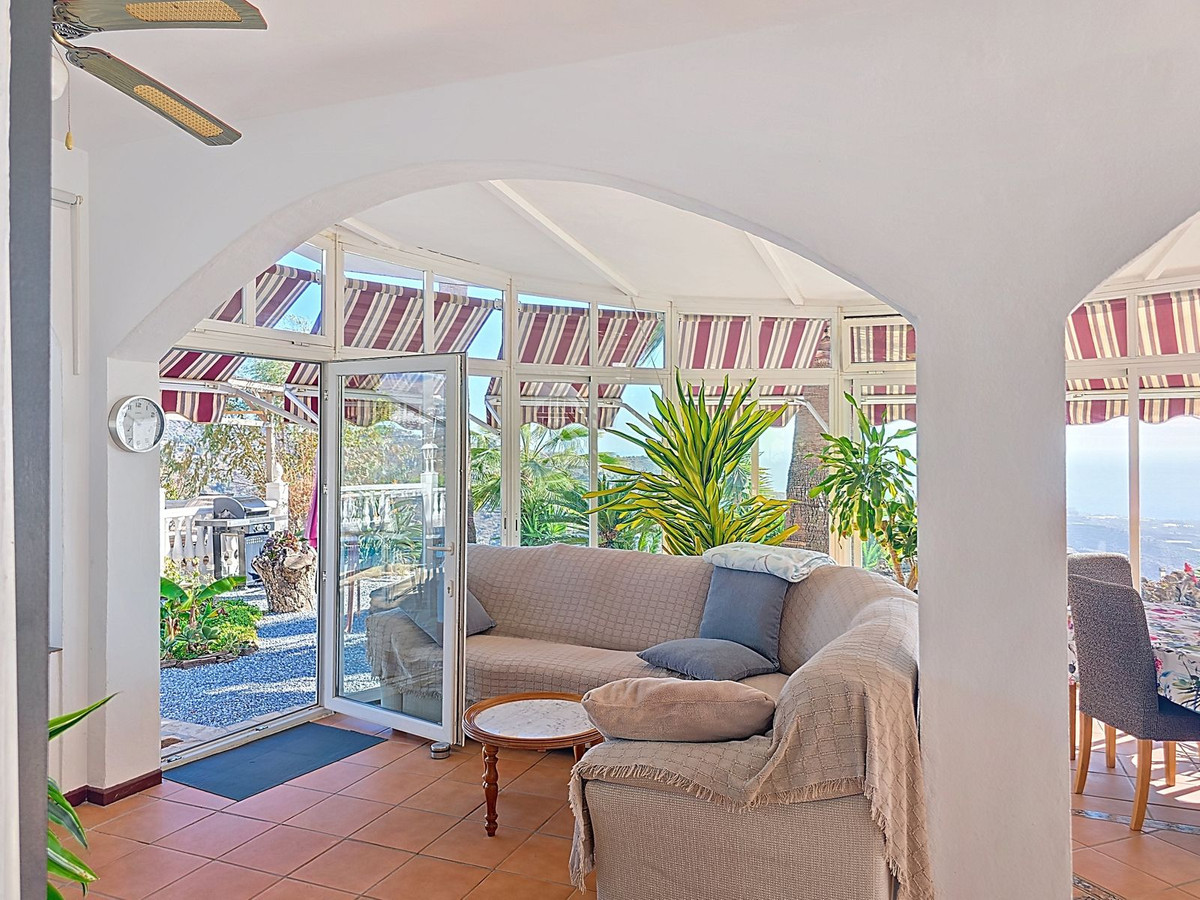 Se vende Villa - Chalet de 3 dormitorios en Costa Del Sol East, Málaga, España