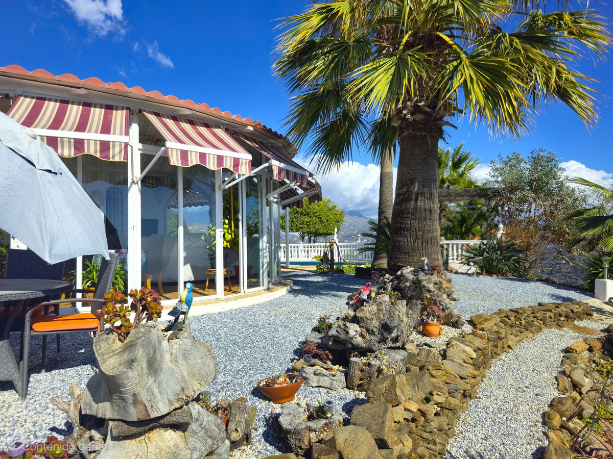 Se vende Villa - Chalet de 3 dormitorios en Costa Del Sol East, Málaga, España