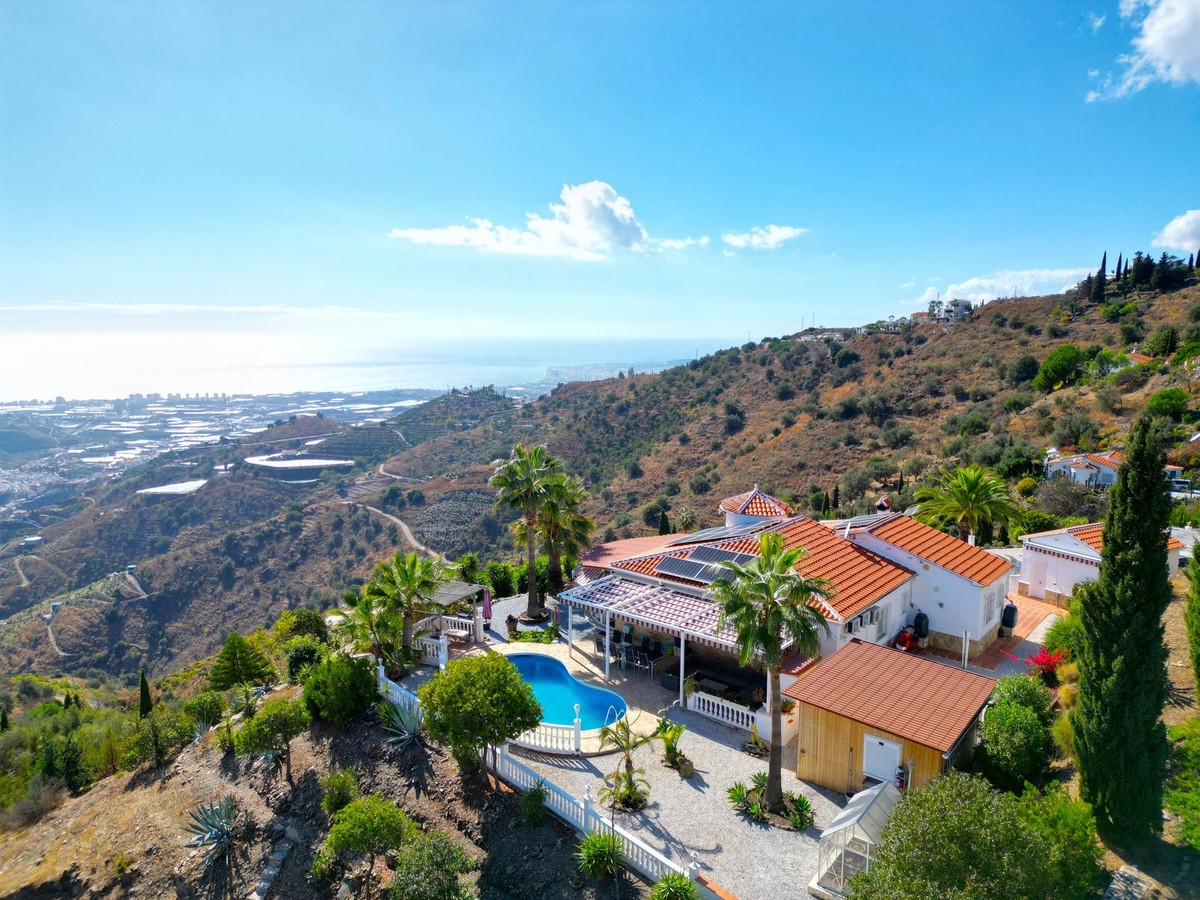 Se vende Villa - Chalet de 3 dormitorios en Costa Del Sol East, Málaga, España
