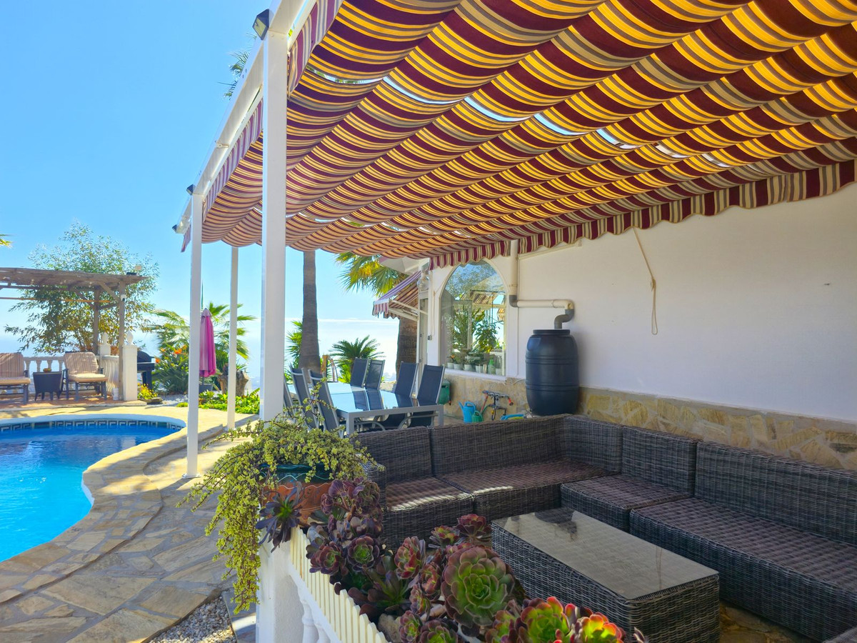 Se vende Villa - Chalet de 3 dormitorios en Costa Del Sol East, Málaga, España