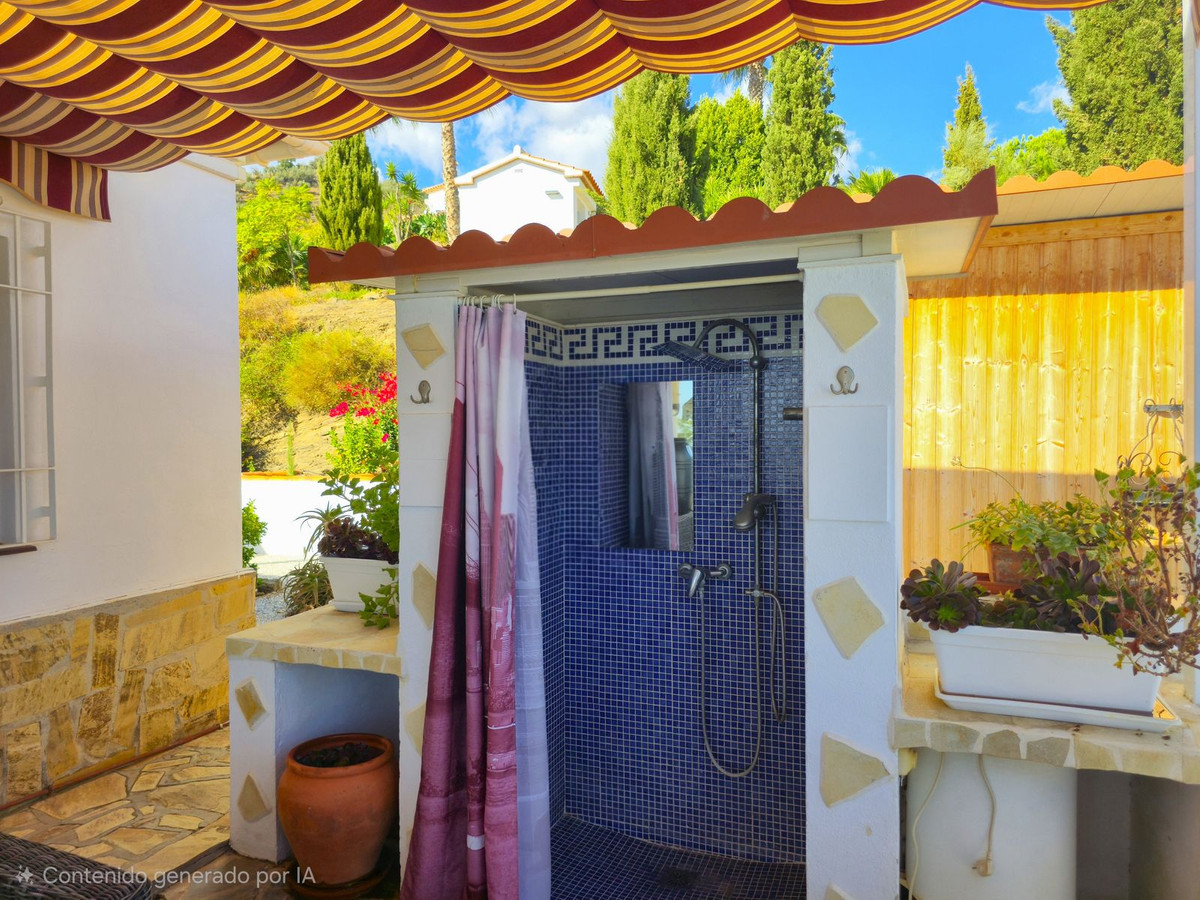 Se vende Villa - Chalet de 3 dormitorios en Costa Del Sol East, Málaga, España