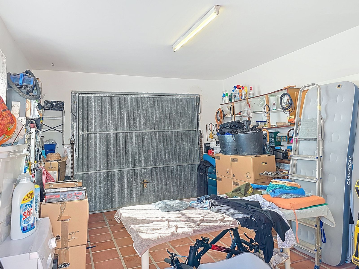 Se vende Villa - Chalet de 3 dormitorios en Costa Del Sol East, Málaga, España