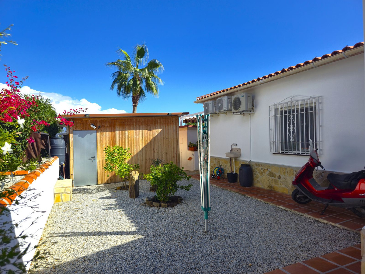 Se vende Villa - Chalet de 3 dormitorios en Costa Del Sol East, Málaga, España