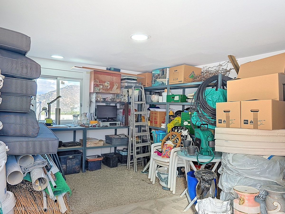 Se vende Villa - Chalet de 3 dormitorios en Costa Del Sol East, Málaga, España
