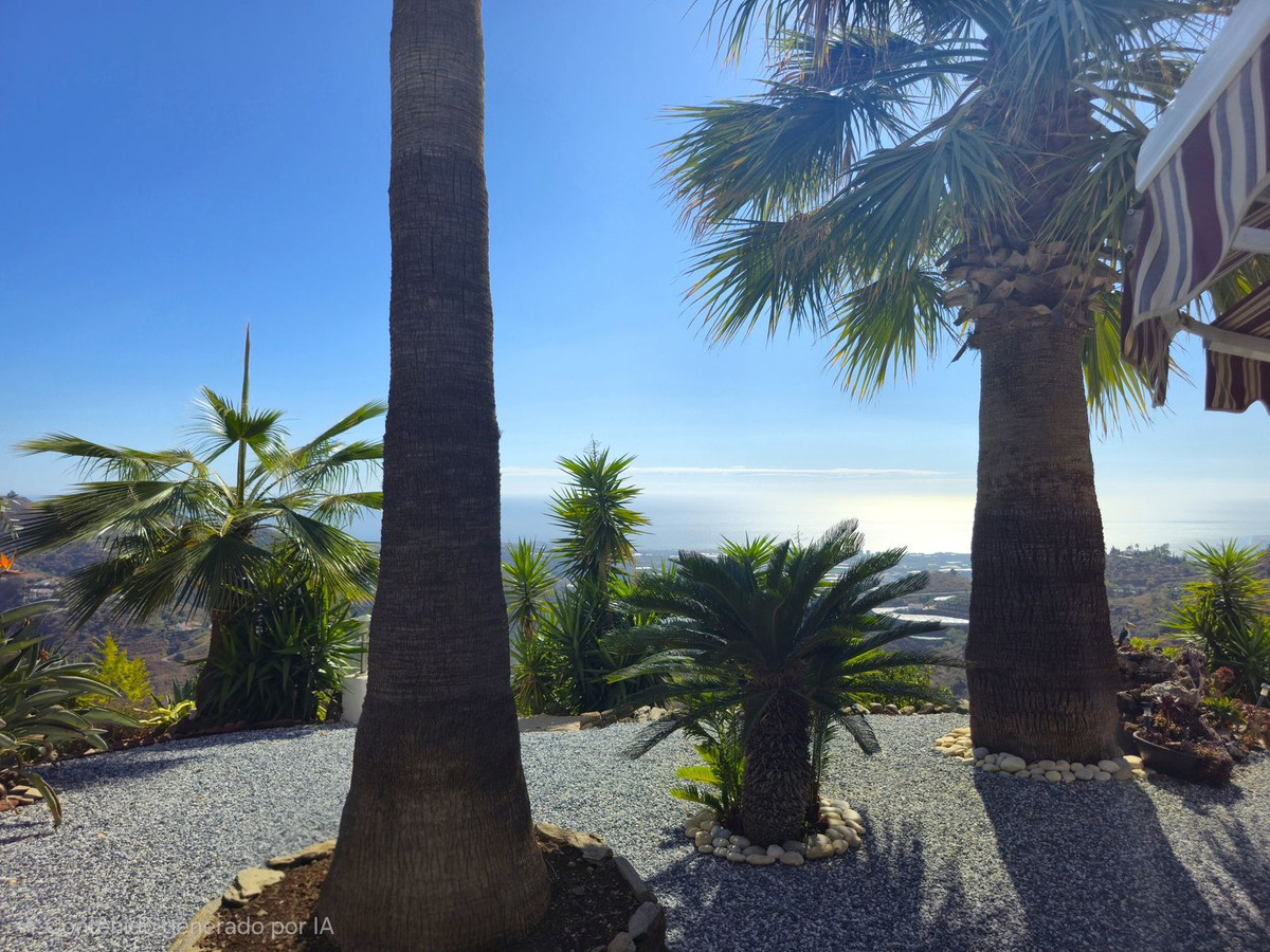 Se vende Villa - Chalet de 3 dormitorios en Costa Del Sol East, Málaga, España