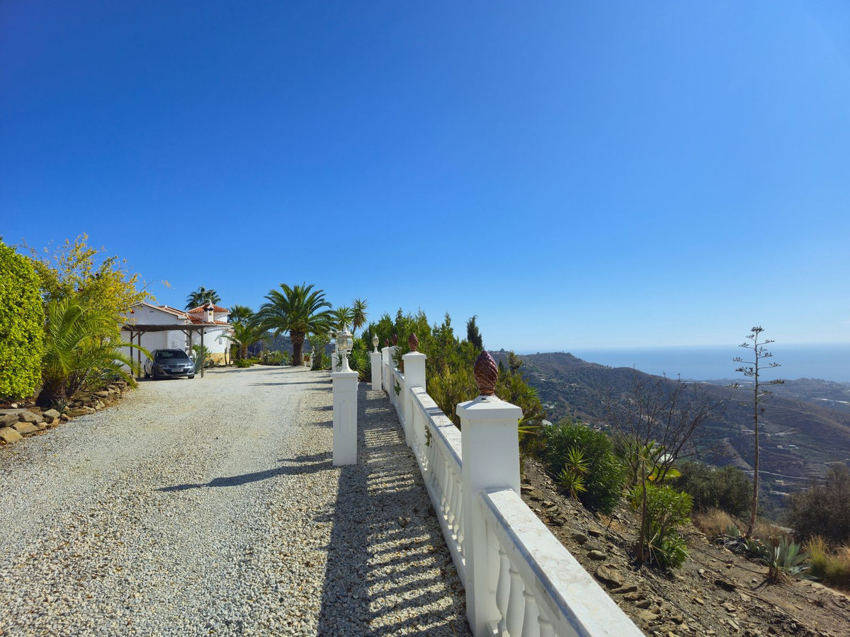 Se vende Villa - Chalet de 3 dormitorios en Costa Del Sol East, Málaga, España
