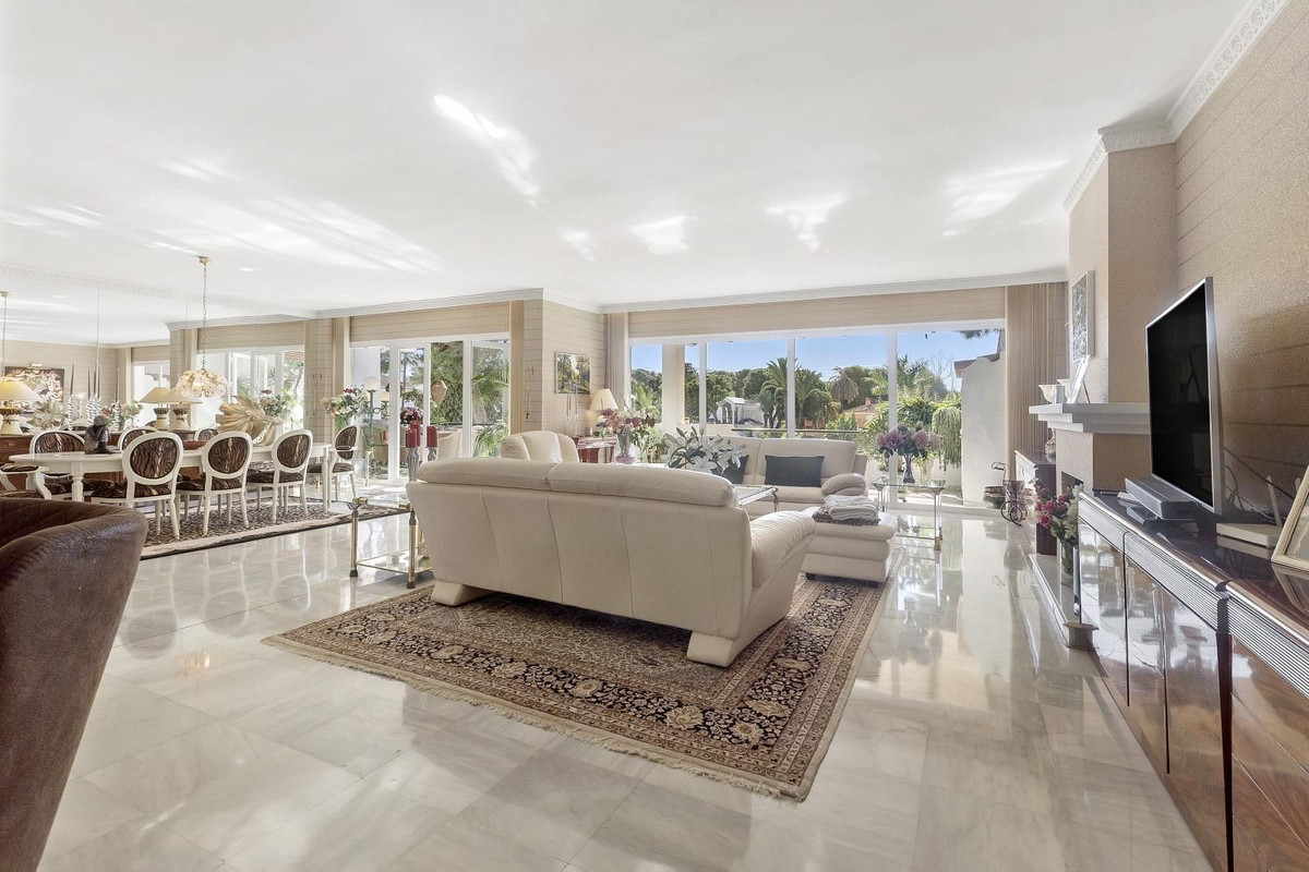3 Bed Apartment for sale in New Golden Mile Costa Del Sol, Málaga, Spain