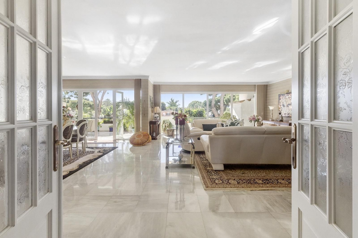 3 Bed Apartment for sale in New Golden Mile Costa Del Sol, Málaga, Spain