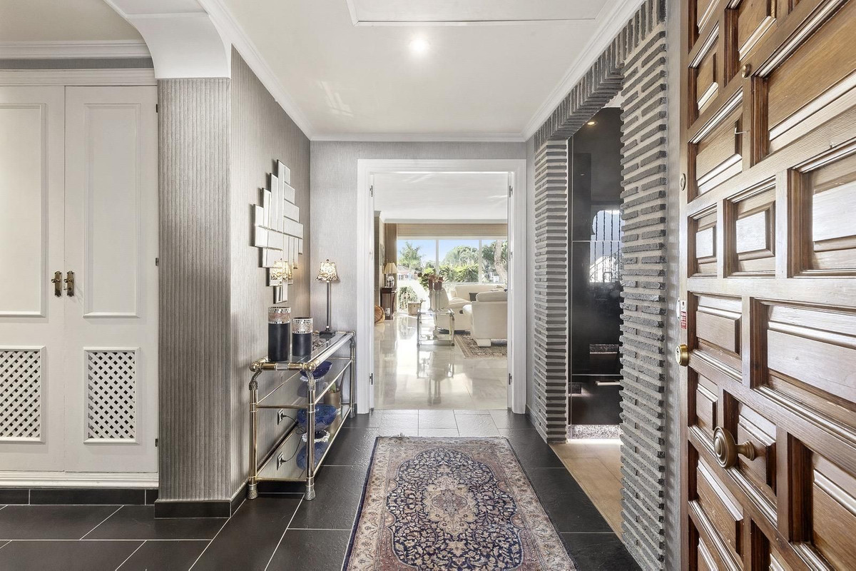 3 Bed Apartment for sale in New Golden Mile Costa Del Sol, Málaga, Spain