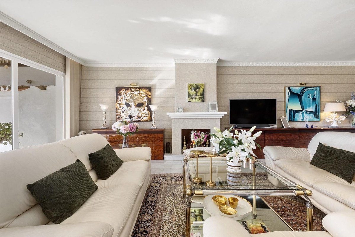 3 Bed Apartment for sale in New Golden Mile Costa Del Sol, Málaga, Spain