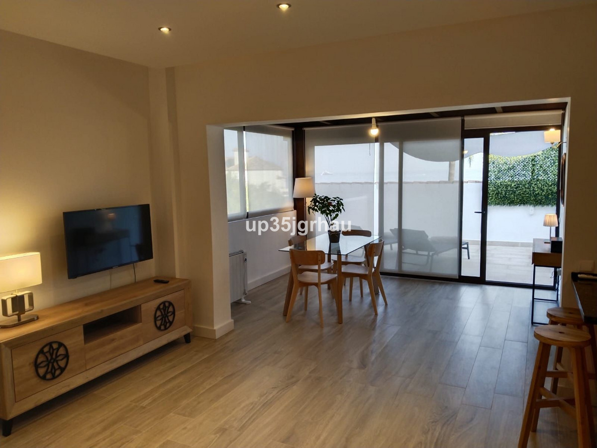 Se vende Apartamento Planta Media de 2 dormitorios en Costa Del Sol, Málaga, España