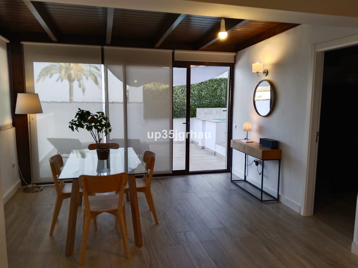 Se vende Apartamento Planta Media de 2 dormitorios en Costa Del Sol, Málaga, España