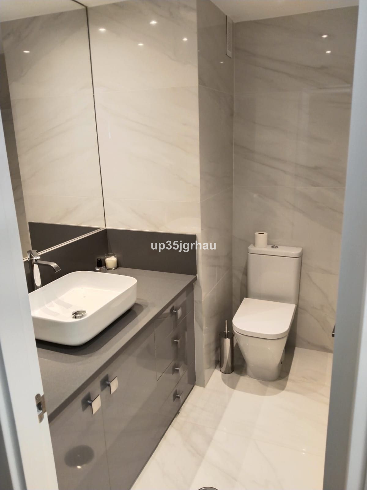 Se vende Apartamento Planta Media de 2 dormitorios en Costa Del Sol, Málaga, España
