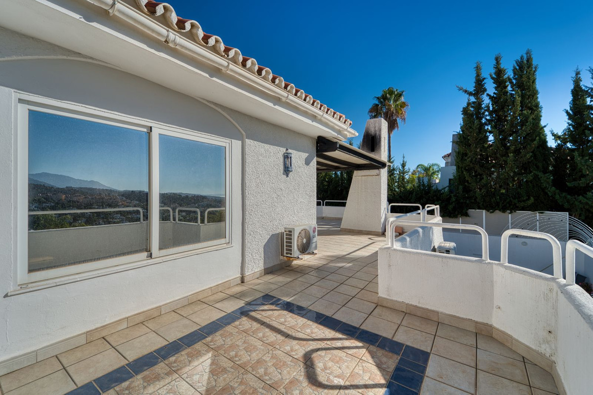 4 Bed Townhouse for sale in Nueva Andalucía Costa Del Sol, Málaga, Spain