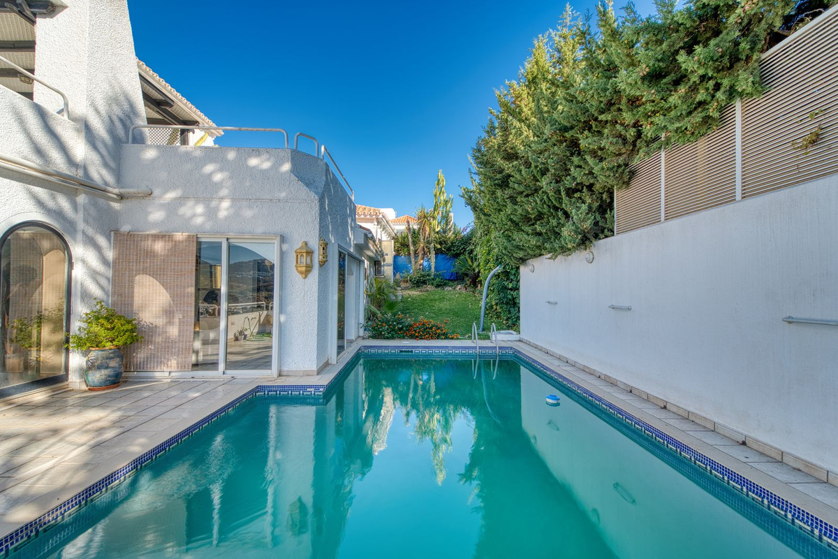 4 Bed Townhouse for sale in Nueva Andalucía Costa Del Sol, Málaga, Spain