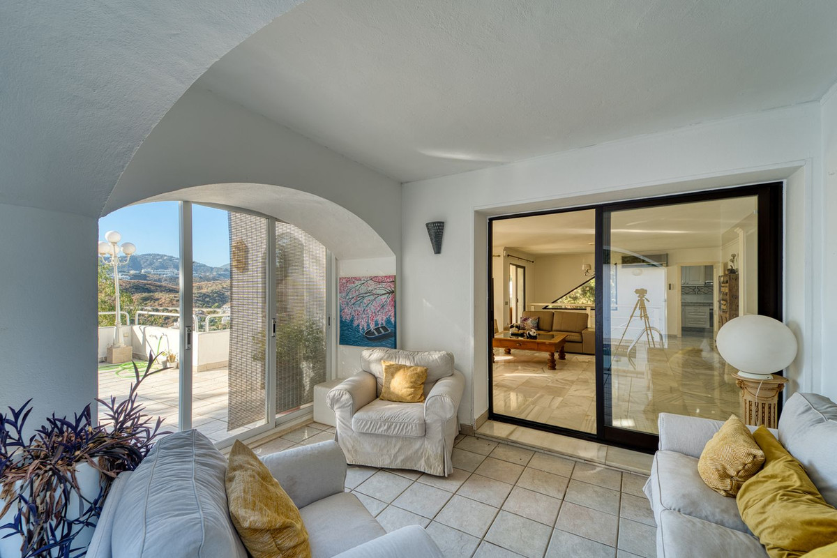 4 Bed Townhouse for sale in Nueva Andalucía Costa Del Sol, Málaga, Spain