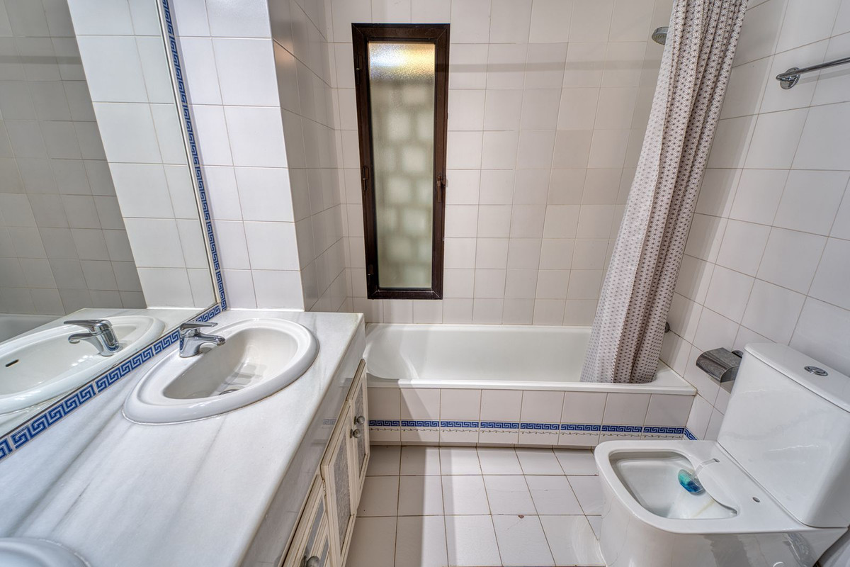 4 Bed Townhouse for sale in Nueva Andalucía Costa Del Sol, Málaga, Spain