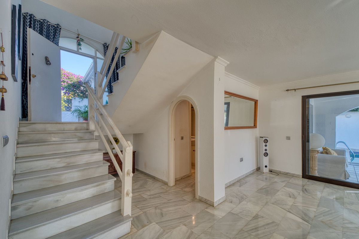4 Bed Townhouse for sale in Nueva Andalucía Costa Del Sol, Málaga, Spain