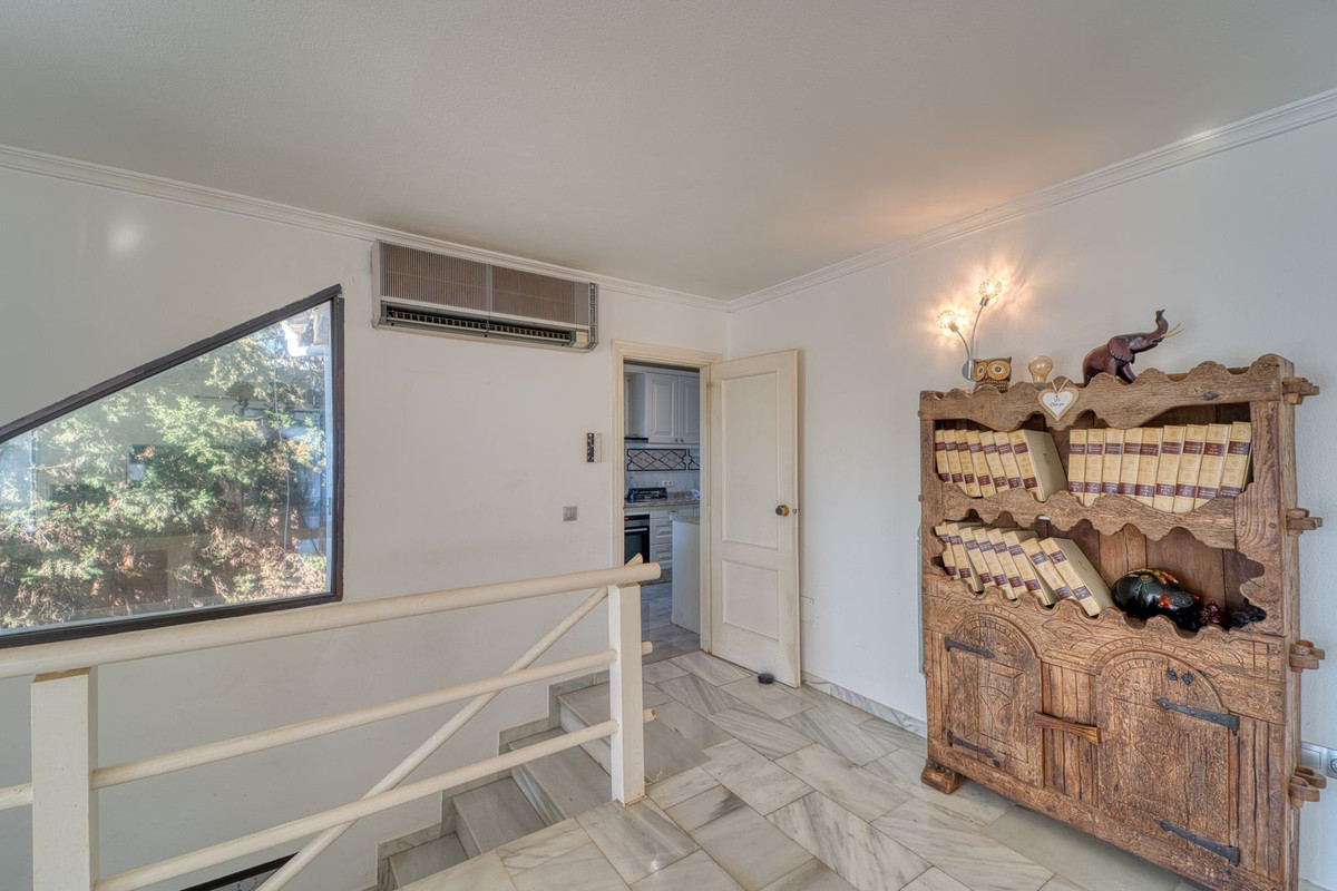 4 Bed Townhouse for sale in Nueva Andalucía Costa Del Sol, Málaga, Spain