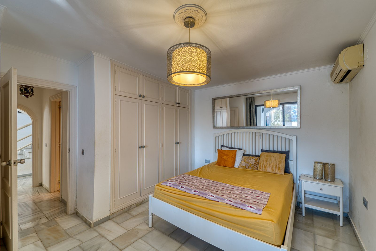 4 Bed Townhouse for sale in Nueva Andalucía Costa Del Sol, Málaga, Spain