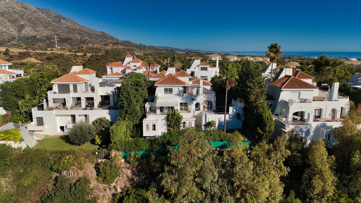 4 Bed Townhouse for sale in Nueva Andalucía Costa Del Sol, Málaga, Spain