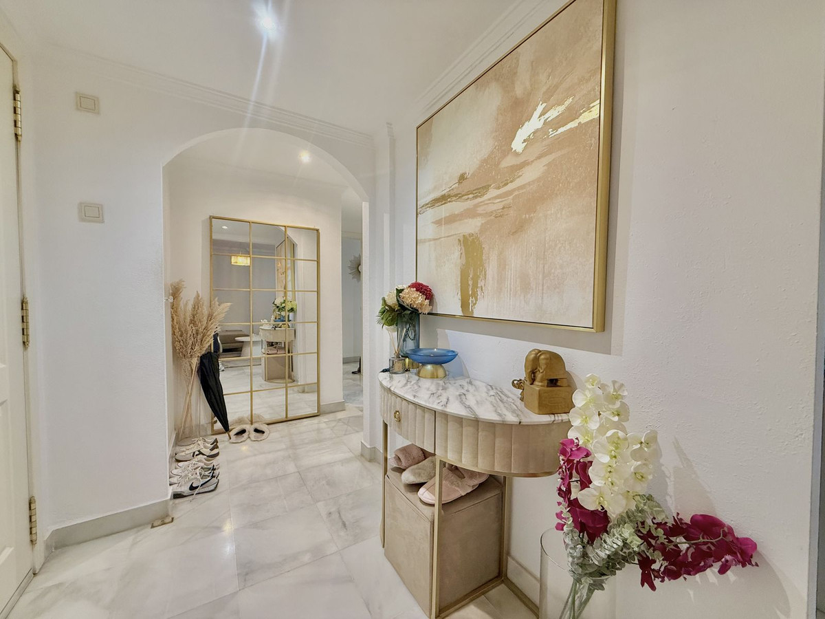2 Bed Apartment for sale in The Golden Mile Costa Del Sol, Málaga, Spain