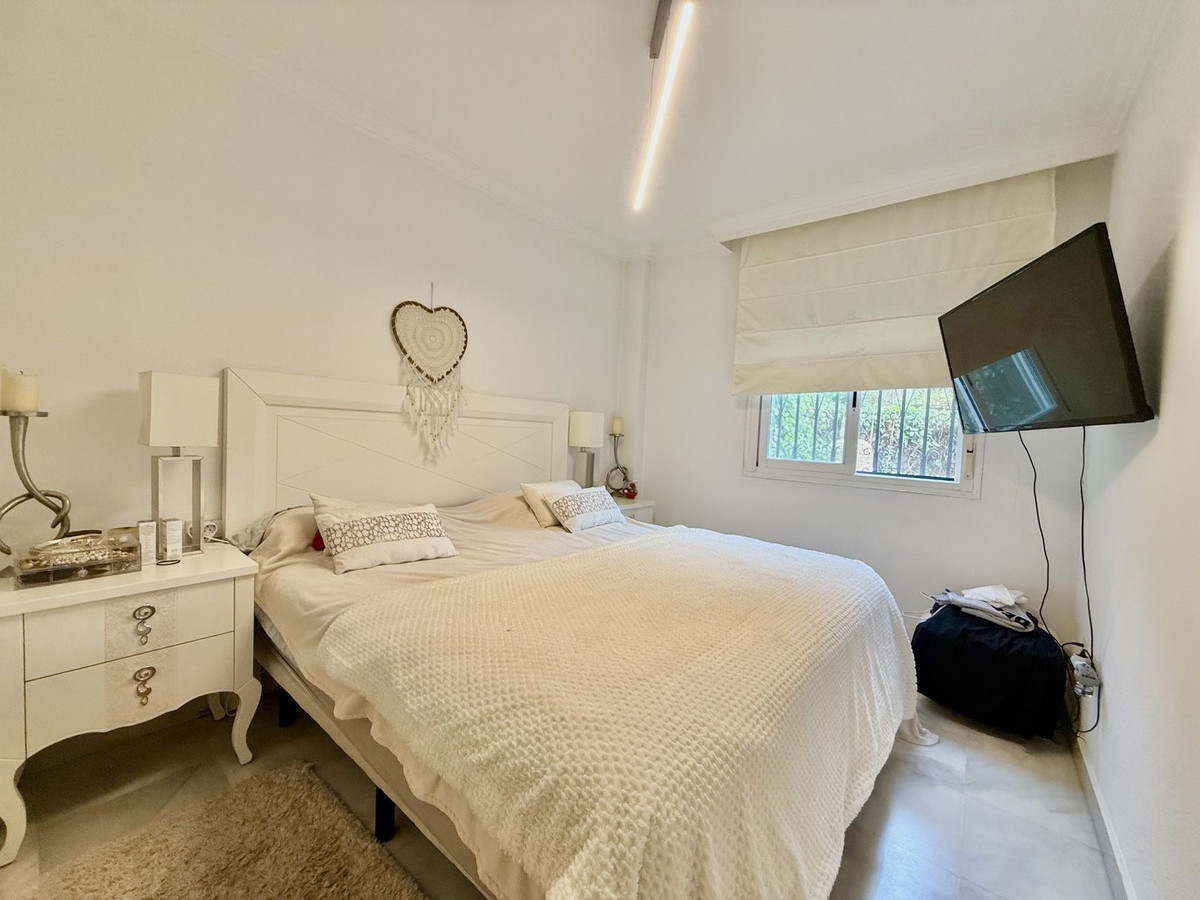 2 Bed Apartment for sale in The Golden Mile Costa Del Sol, Málaga, Spain