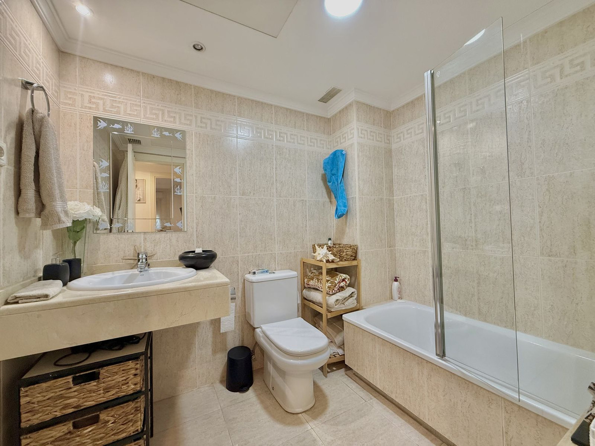 2 Bed Apartment for sale in The Golden Mile Costa Del Sol, Málaga, Spain