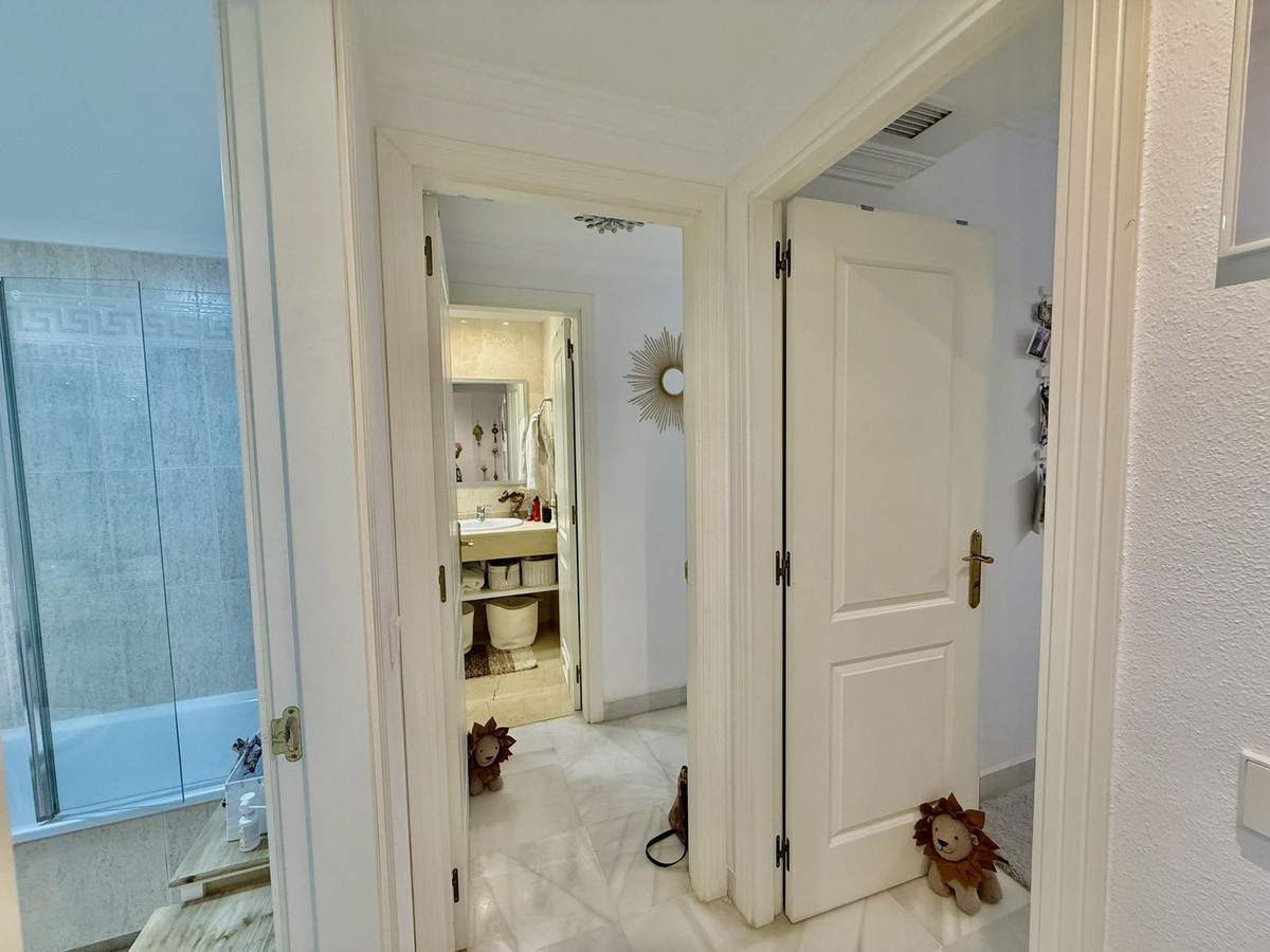 2 Bed Apartment for sale in The Golden Mile Costa Del Sol, Málaga, Spain