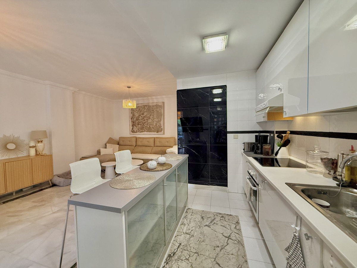 2 Bed Apartment for sale in The Golden Mile Costa Del Sol, Málaga, Spain