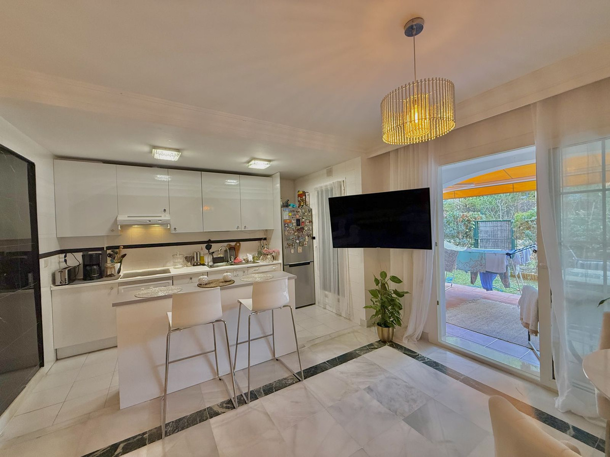 2 Bed Apartment for sale in The Golden Mile Costa Del Sol, Málaga, Spain