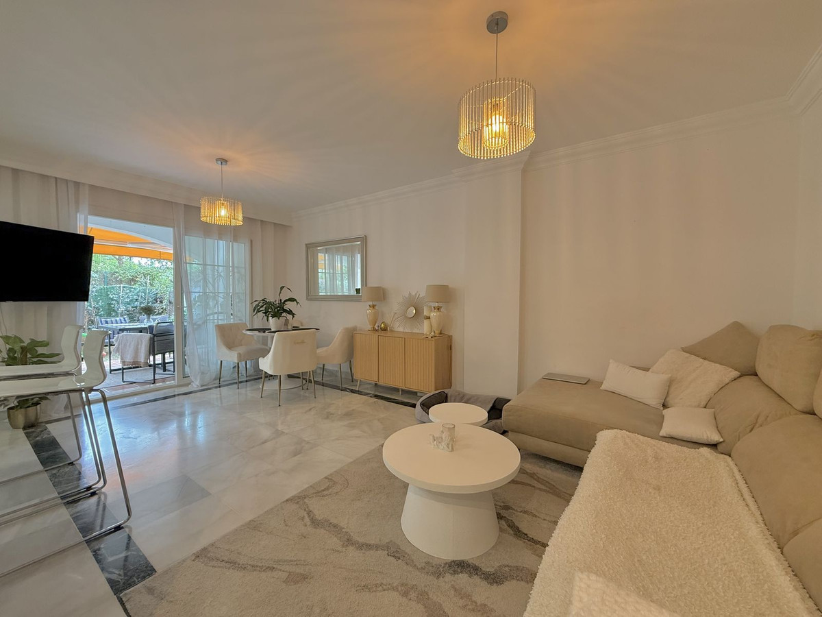 2 Bed Apartment for sale in The Golden Mile Costa Del Sol, Málaga, Spain