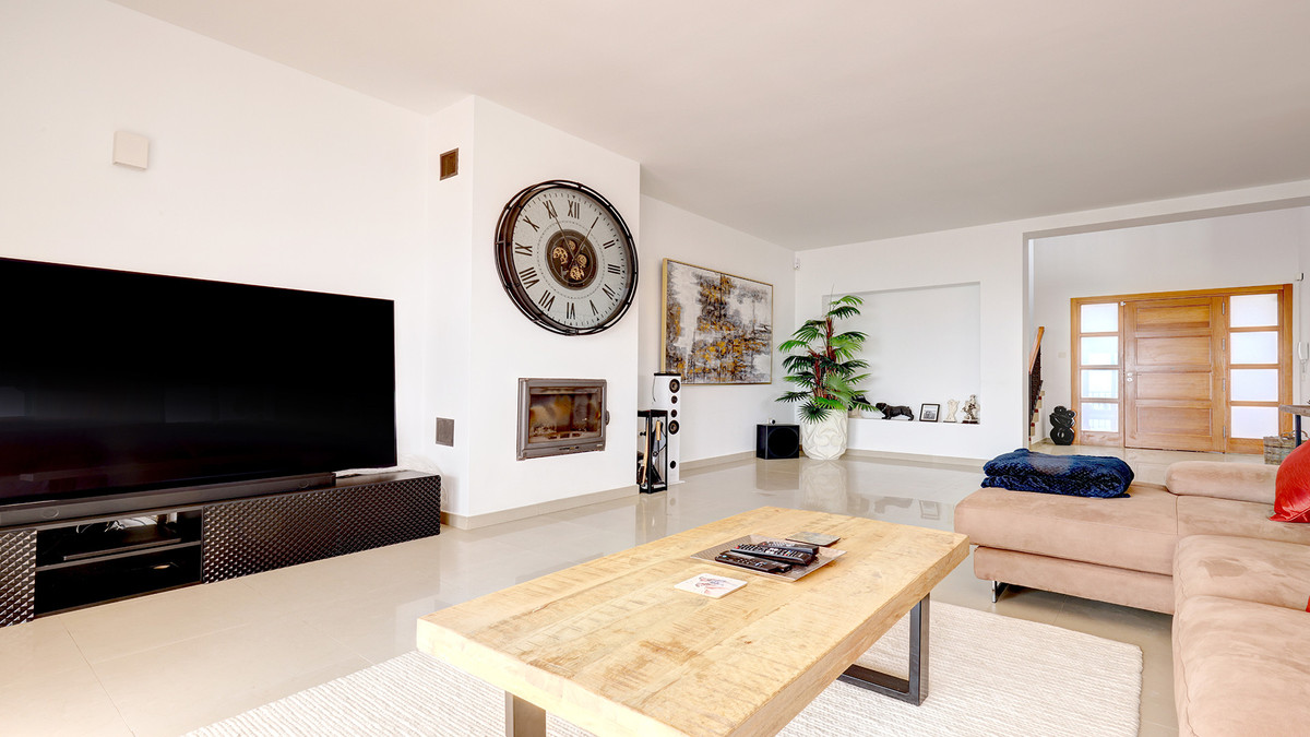 4 Bed Townhouse for sale in Manilva Costa Del Sol, Málaga, Spain