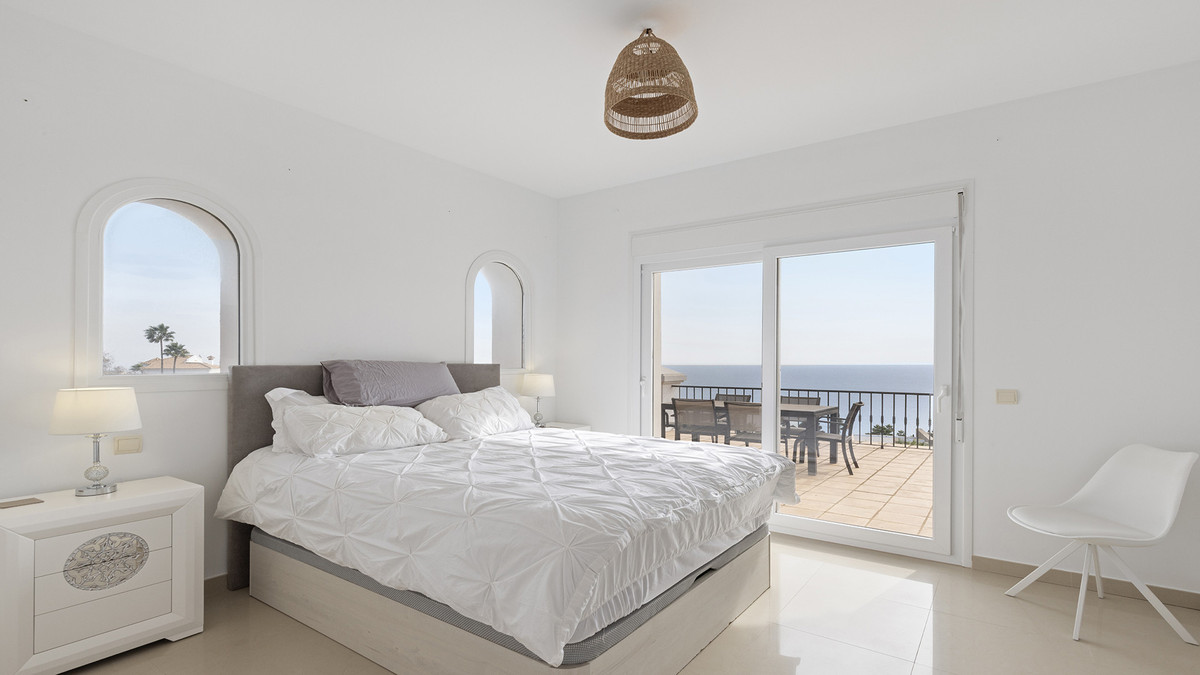 4 Bed Townhouse for sale in Manilva Costa Del Sol, Málaga, Spain