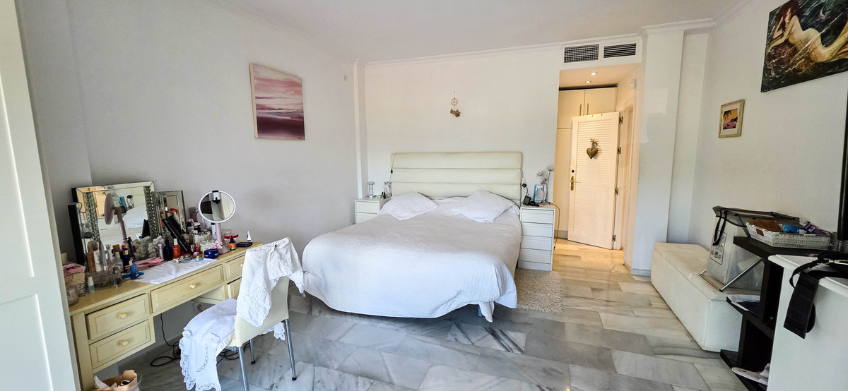 5 Bed Townhouse for sale in La Duquesa Costa Del Sol, Málaga, Spain