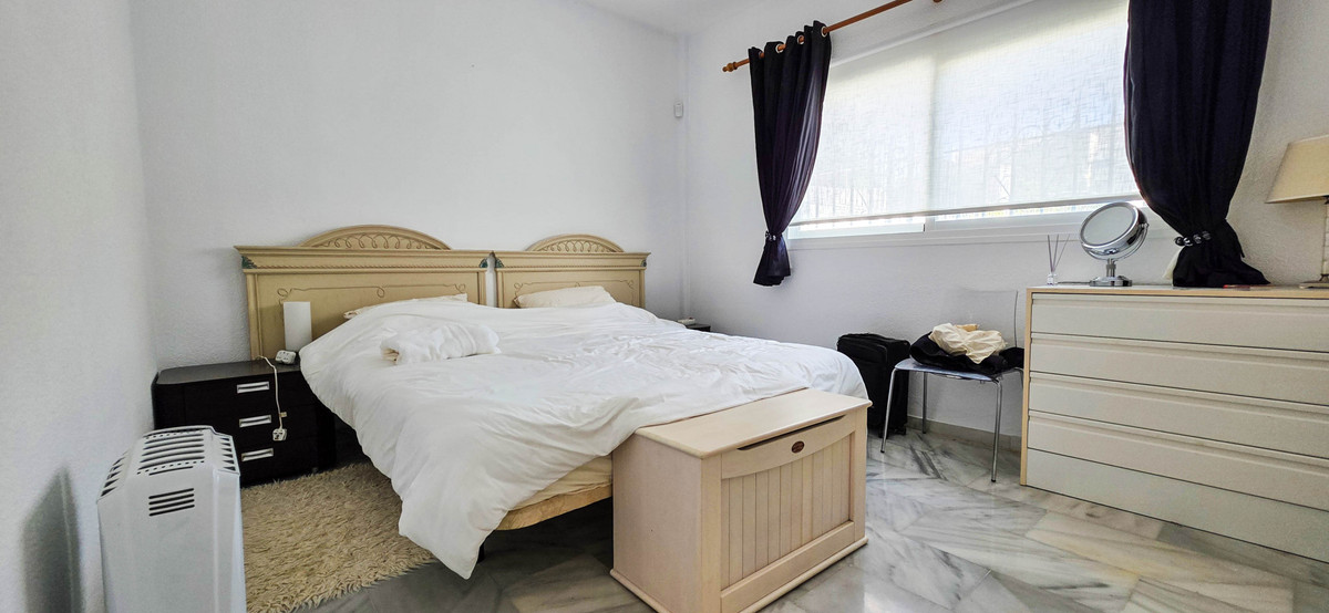 5 Bed Townhouse for sale in La Duquesa Costa Del Sol, Málaga, Spain