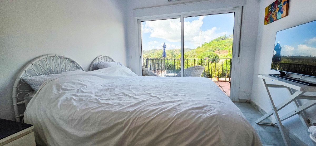 5 Bed Townhouse for sale in La Duquesa Costa Del Sol, Málaga, Spain