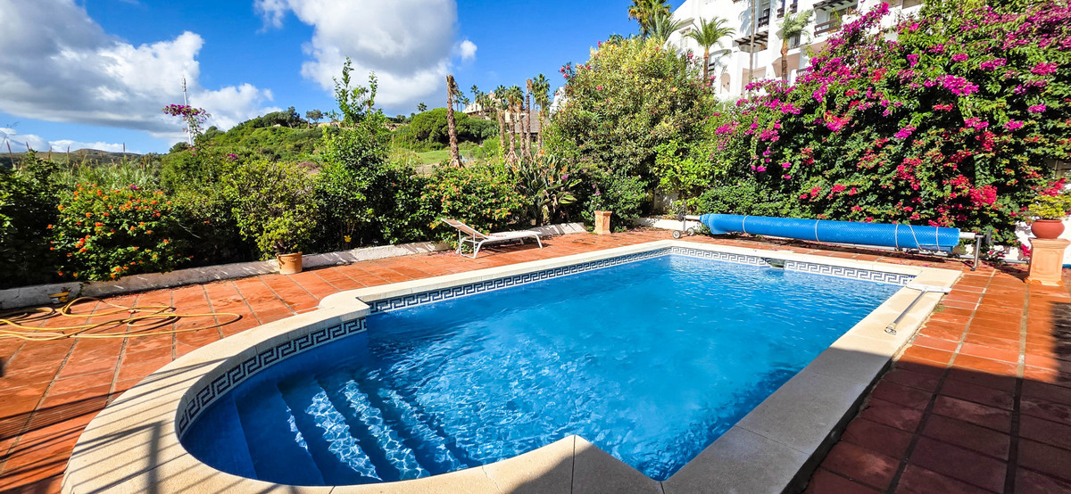 5 Bed Townhouse for sale in La Duquesa Costa Del Sol, Málaga, Spain