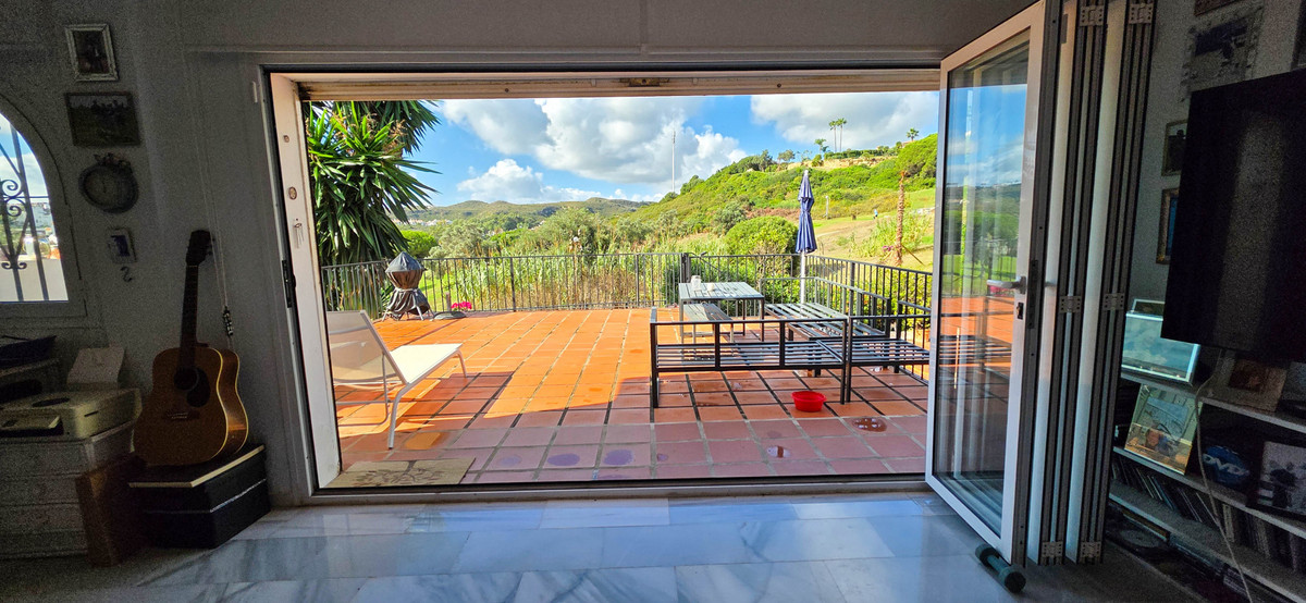5 Bed Townhouse for sale in La Duquesa Costa Del Sol, Málaga, Spain