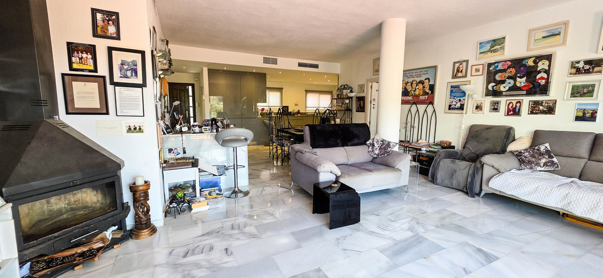5 Bed Townhouse for sale in La Duquesa Costa Del Sol, Málaga, Spain