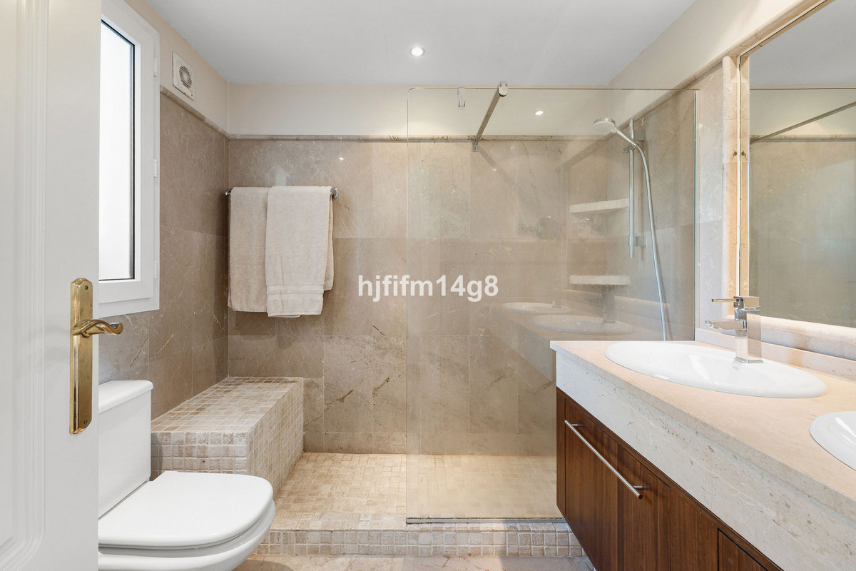 3 Bed Apartment for sale in Nueva Andalucía Costa Del Sol, Málaga, Spain
