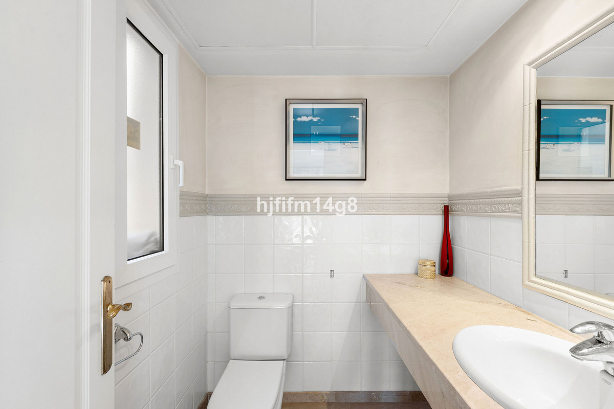 3 Bed Apartment for sale in Nueva Andalucía Costa Del Sol, Málaga, Spain