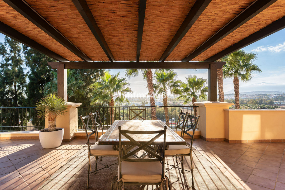 3 Bed Apartment for sale in Nueva Andalucía Costa Del Sol, Málaga, Spain