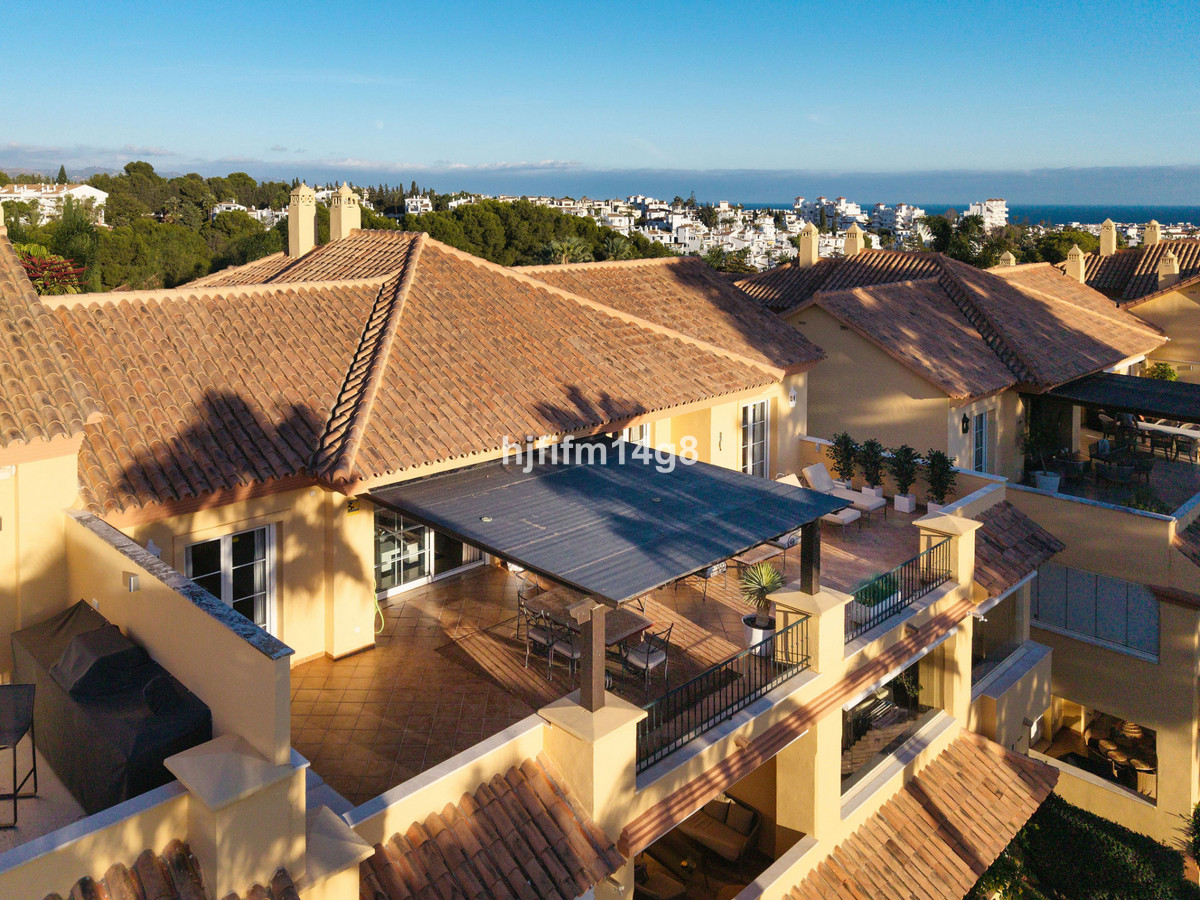 3 Bed Apartment for sale in Nueva Andalucía Costa Del Sol, Málaga, Spain