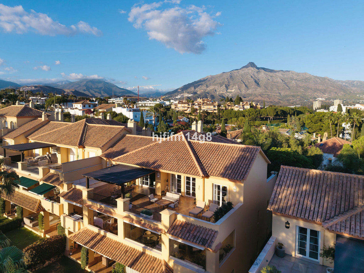 3 Bed Apartment for sale in Nueva Andalucía Costa Del Sol, Málaga, Spain