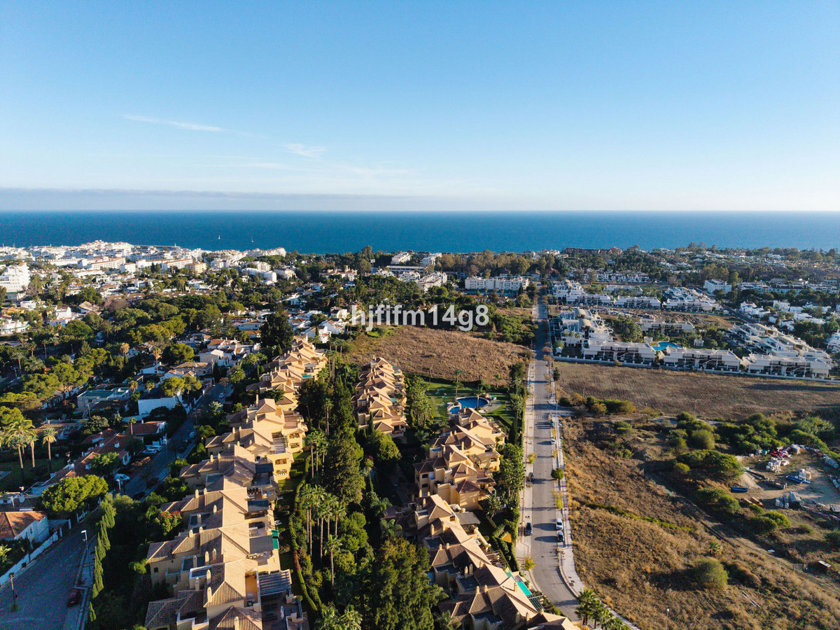 3 Bed Apartment for sale in Nueva Andalucía Costa Del Sol, Málaga, Spain