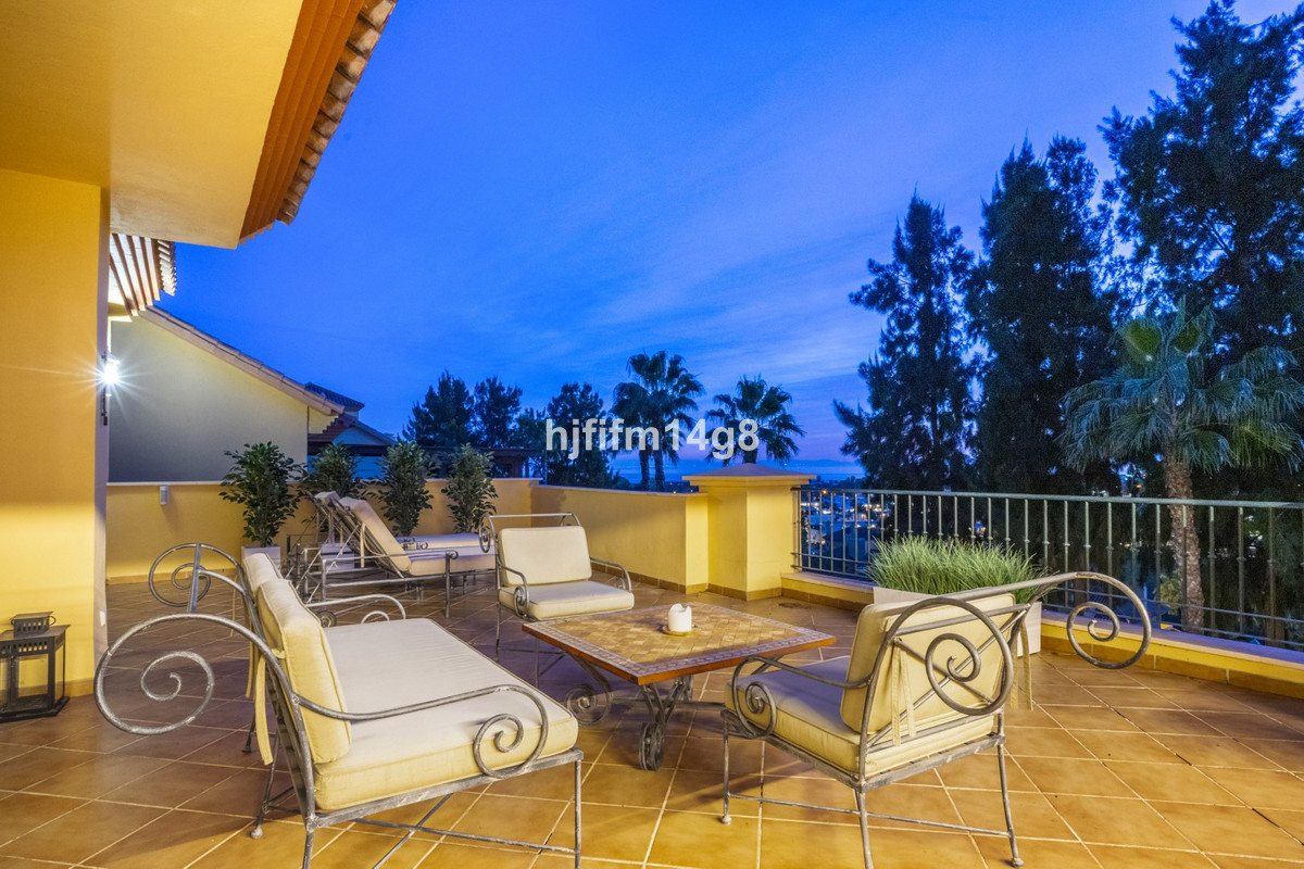 3 Bed Apartment for sale in Nueva Andalucía Costa Del Sol, Málaga, Spain