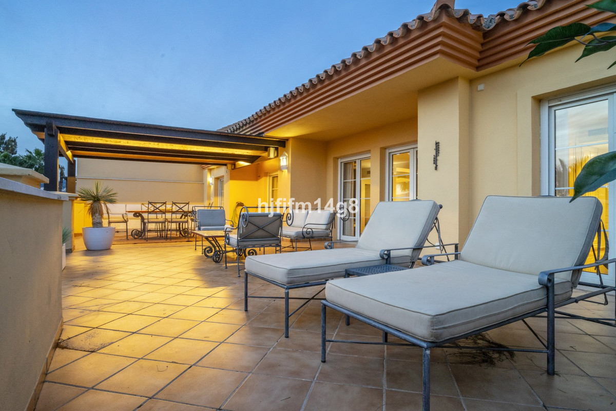3 Bed Apartment for sale in Nueva Andalucía Costa Del Sol, Málaga, Spain
