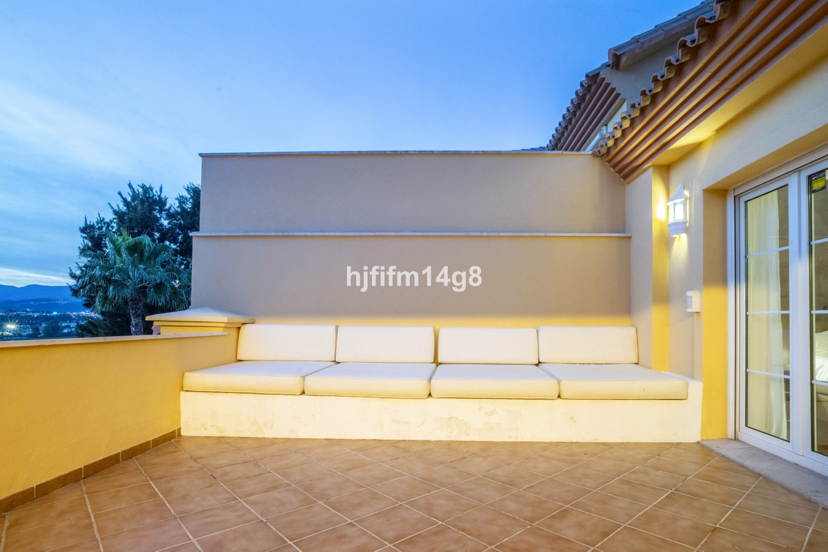 3 Bed Apartment for sale in Nueva Andalucía Costa Del Sol, Málaga, Spain